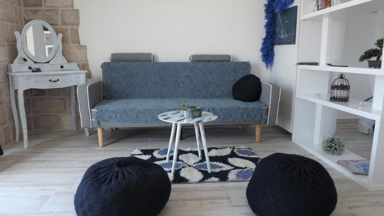 Lustica Apartments エクステリア 写真