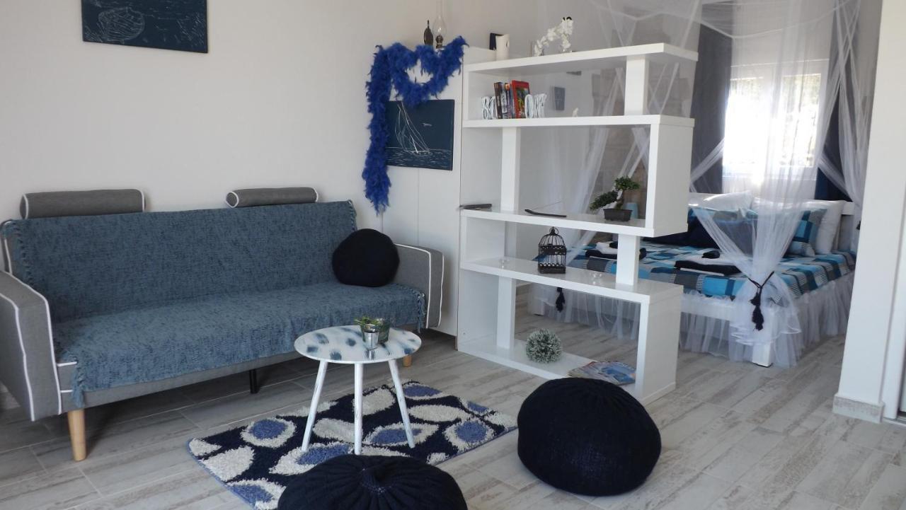 Lustica Apartments エクステリア 写真